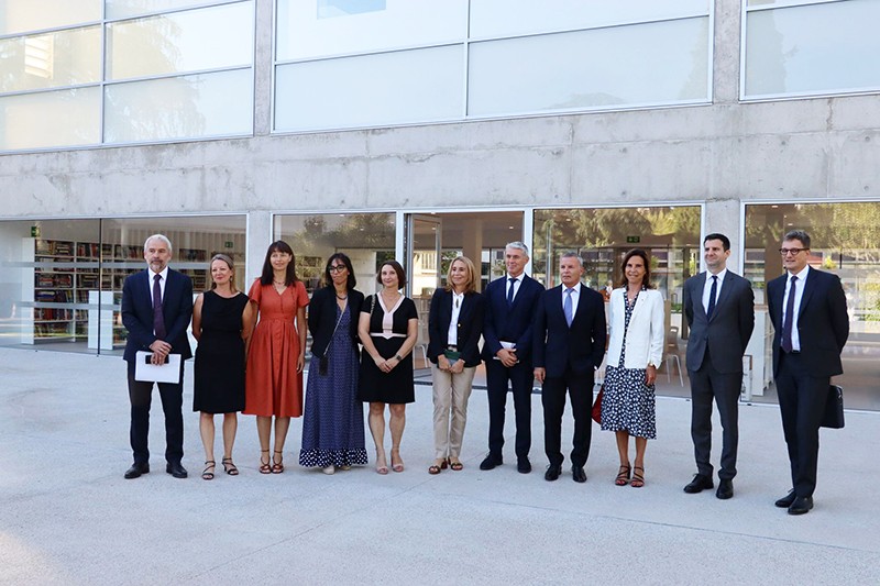 Visite de Madame Kareen Rispal, ambassadrice de France en Espagne pour la rentrée des classes