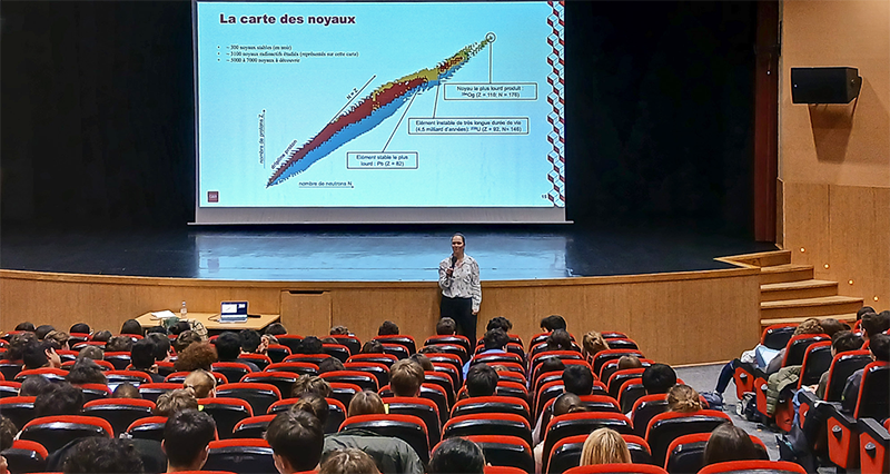 À la découverte du noyau atomique avec la chercheuse Marine Vandebrouck